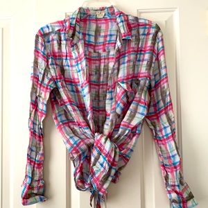 “We the Free” buttondown front& back top. Nice comfy fabric.